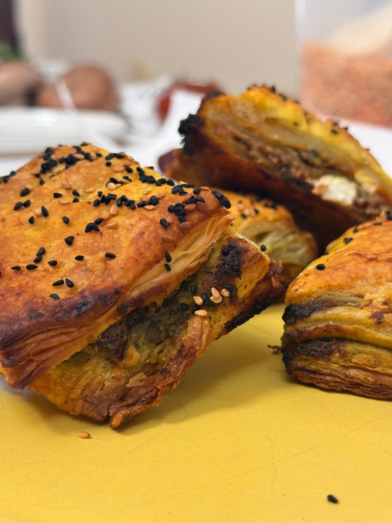 Spinach & Pistachio Tikka Puffs
